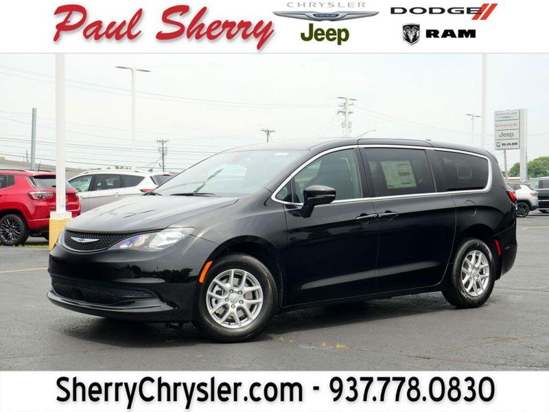 New 2025 Chrysler Voyager LxImage 1