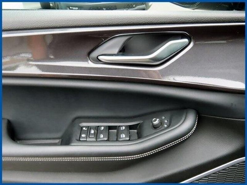 2022 Jeep Grand Cherokee L AltitudeImage 13