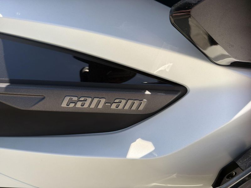 New 2026 Can-Am SPYDER RT SEA-TO-SKY (SE6) Image 29