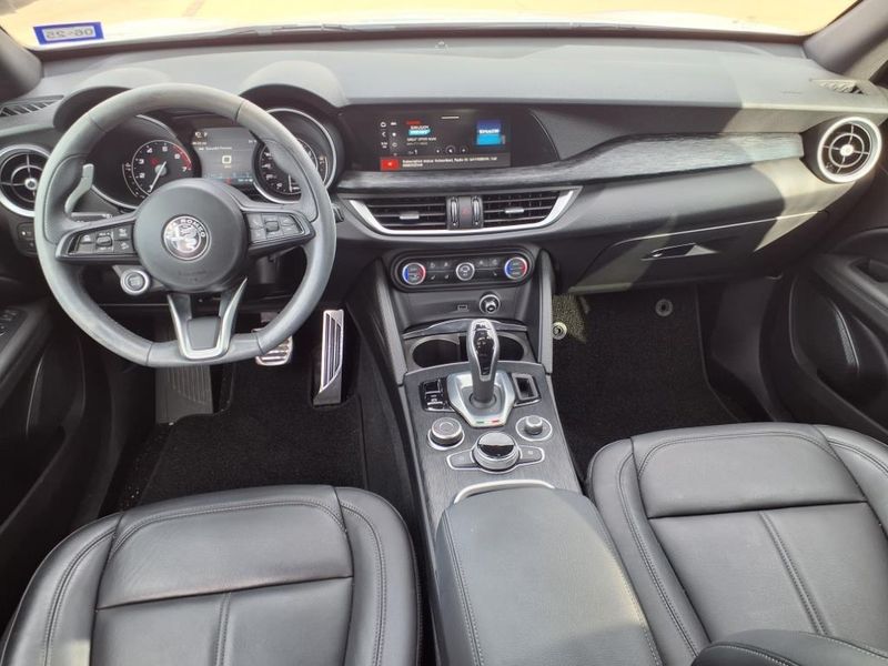 2022 Alfa Romeo Stelvio SprintImage 4