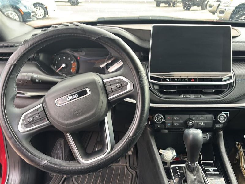 2025 Jeep Compass Latitude photo 10