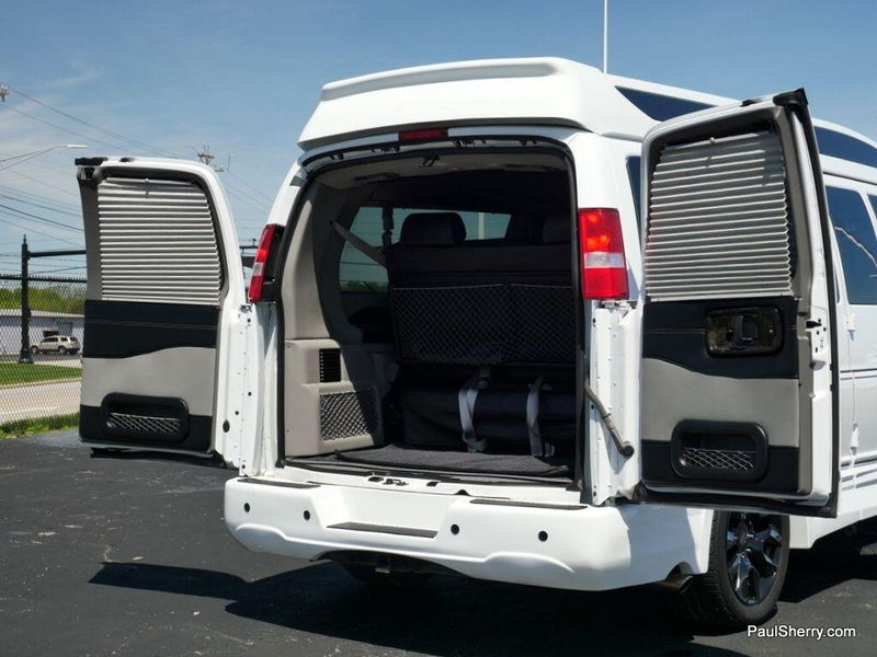 2023 Chevrolet Express Image 15