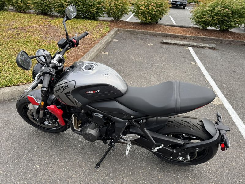 2024 Triumph Trident 660 Silver Ice 