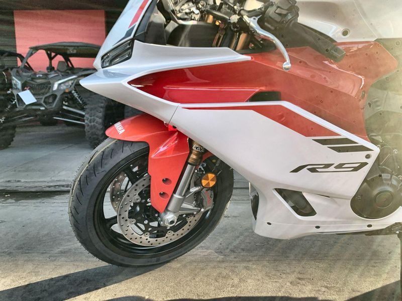 New 2025 Yamaha YZF-R9 Image 11