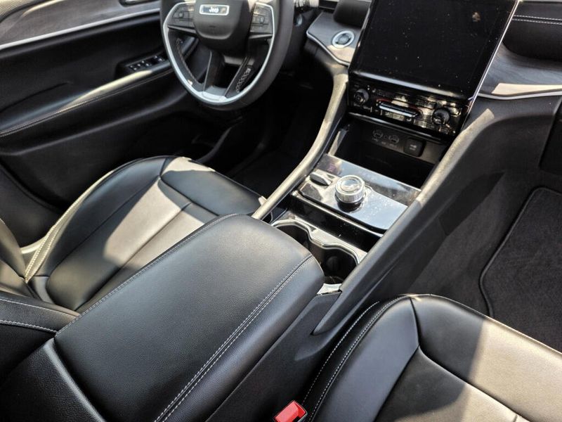 Used 2023 Jeep Grand Cherokee Limited