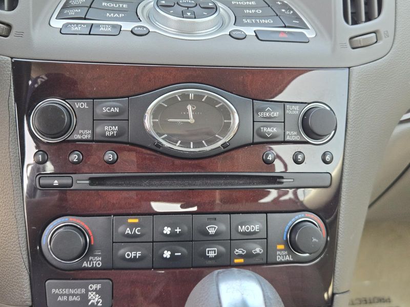 Used 2011 INFINITI G37 2dr Base