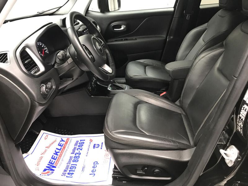 Used 2023 Jeep Renegade LimitedImage 9