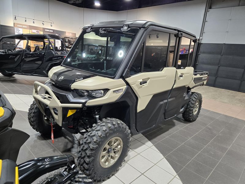 2025 Can-Am DEFENDER MAX LIMITED CAB HD10 DESERT TAN AND STEALTH BLACKImage 2