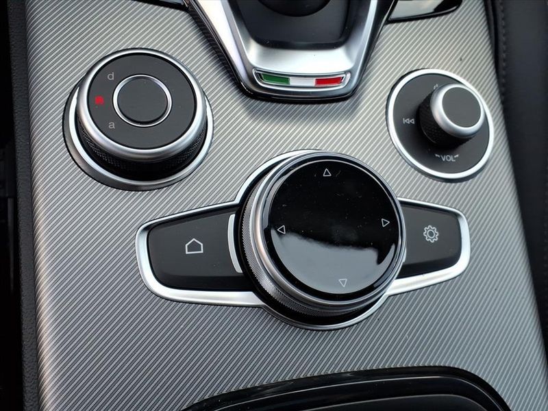 New 2025 Alfa Romeo Stelvio AwdImage 22