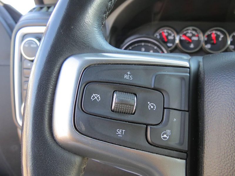 Used 2022 Chevrolet Silverado 2500HD LT 4x4 4dr Crew Cab SBImage 17