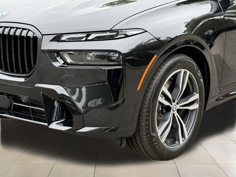 2026 BMW X7 xDrive40iImage 11