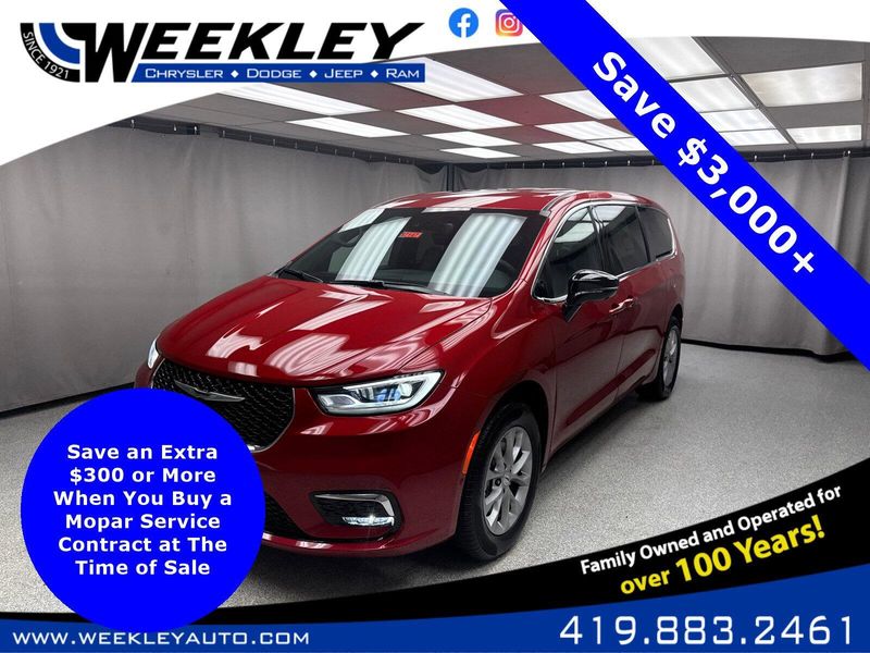 2025 Chrysler Pacifica Select AwdImage 1