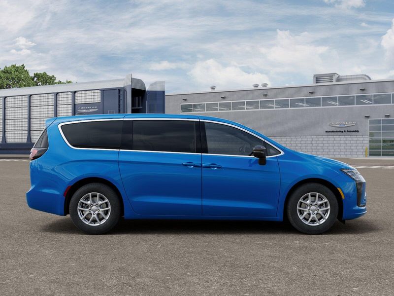 New 2027 Chrysler Pacifica Select