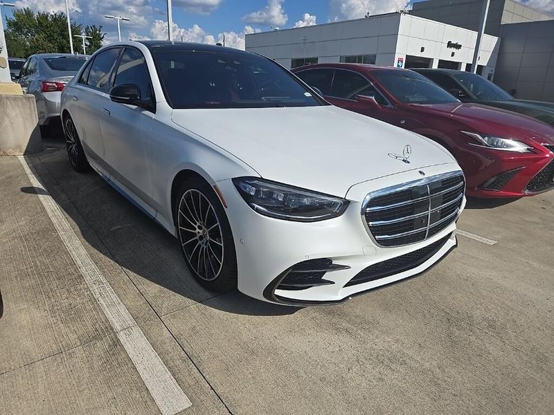 2025 Mercedes Benz S 580 4MATIC photo 2