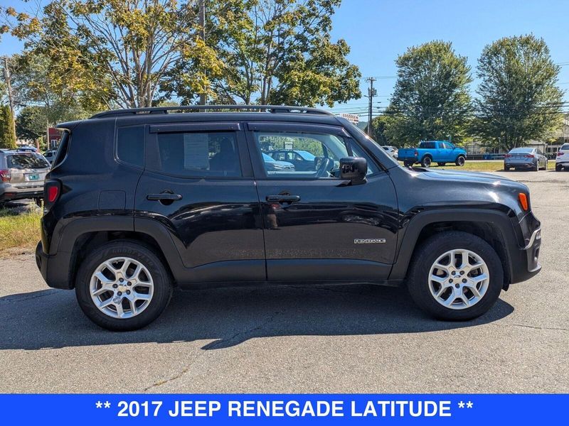 2017 Jeep Renegade Latitude North Edition photo 2