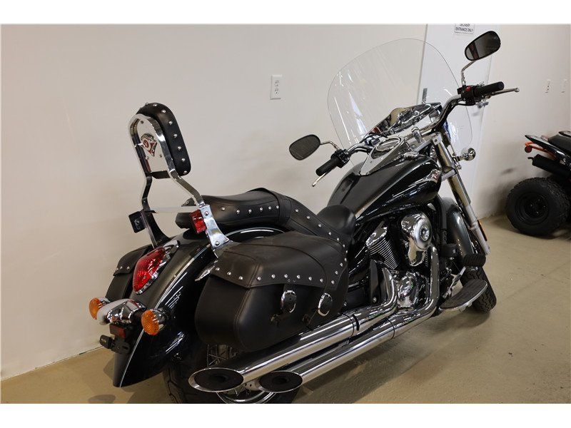 2021 Kawasaki Vulcan 900 in a Pearl Meteor exterior color. New England Powersports 978 338-8990 pixelmotiondemo.com 