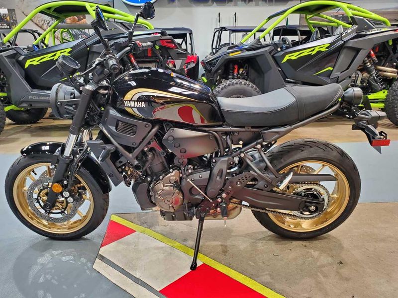 2025 Yamaha XSR700 Image 10