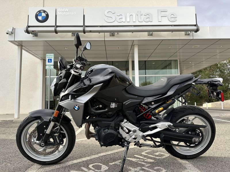 2022 BMW F900R Image 1