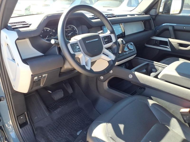 Used 2023 Land Rover Defender SImage 4