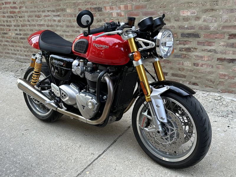 2016 Triumph Thruxton 1200 R  Image 3