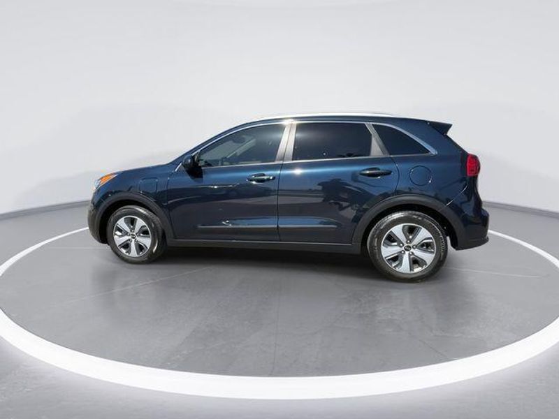 Used 2019 Kia Niro Plug-In Hybrid LXImage 5