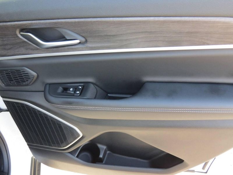 2021 Jeep Grand Cherokee L Limited 4x4 4dr SUVImage 34