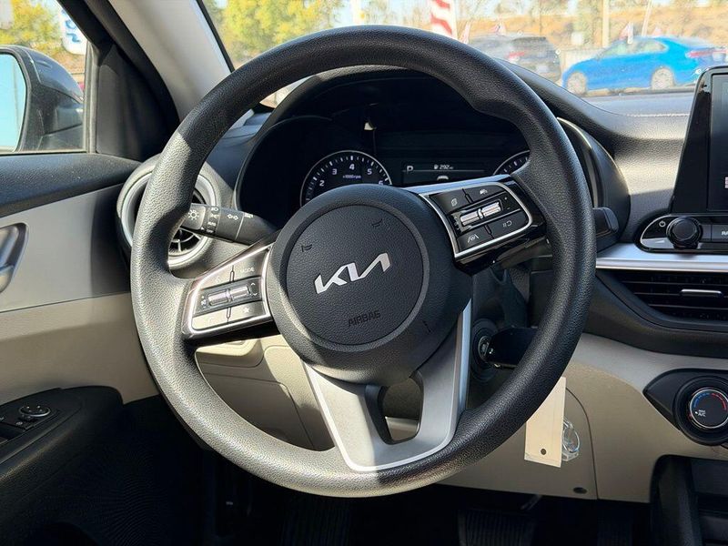 Used 2023 Kia Forte LXSImage 16