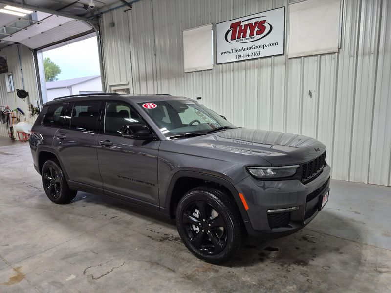 New 2025 Jeep Grand Cherokee L Limited 4x4Image 3
