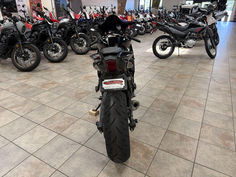 Used 2025 Yamaha YZF-R7 CA Image 16
