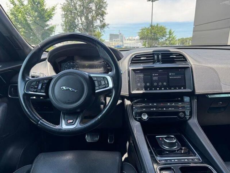 2019 Jaguar F-PACE S