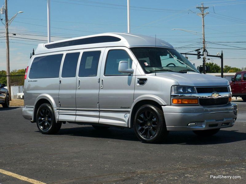2023 Chevrolet Express 2500 Cargo photo 13