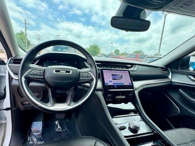 Used 2022 Jeep Grand Cherokee LimitedImage 10