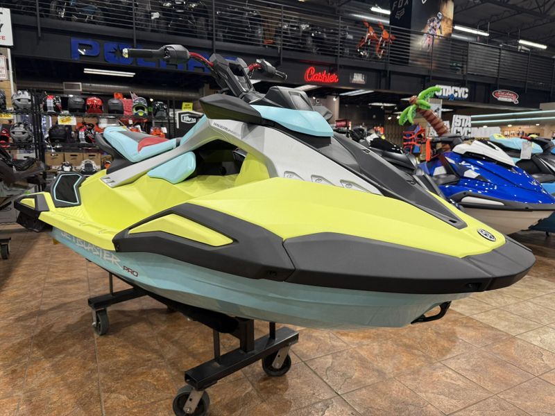 2025 Yamaha JETBLASTER PRO (3UP) Image 1