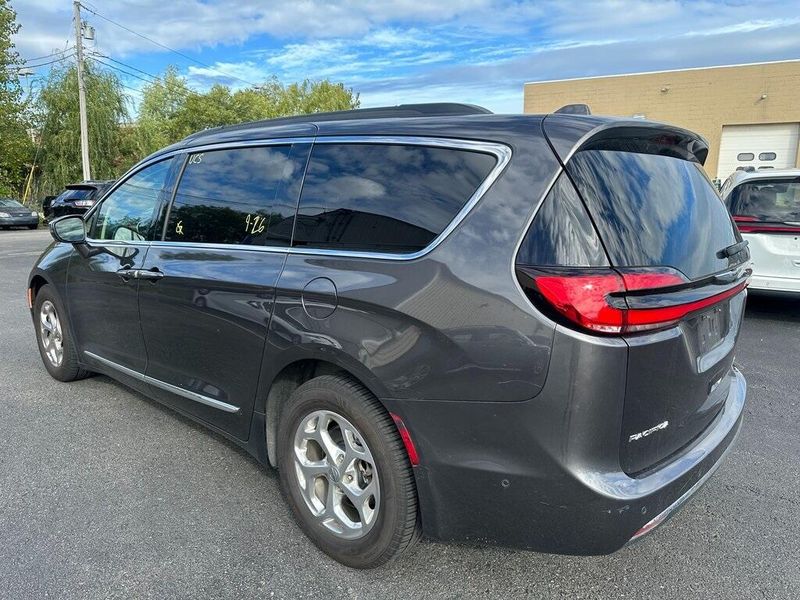 2022 Chrysler Pacifica LimitedImage 16