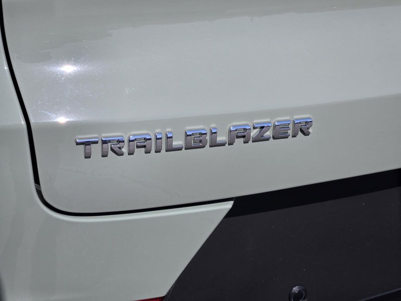 Used 2025 Chevrolet Trailblazer FWD 4dr LS