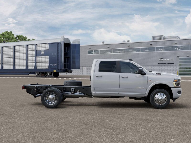 New 2026 RAM 4500 Big Horn Chassis Crew Cab 4x4 60