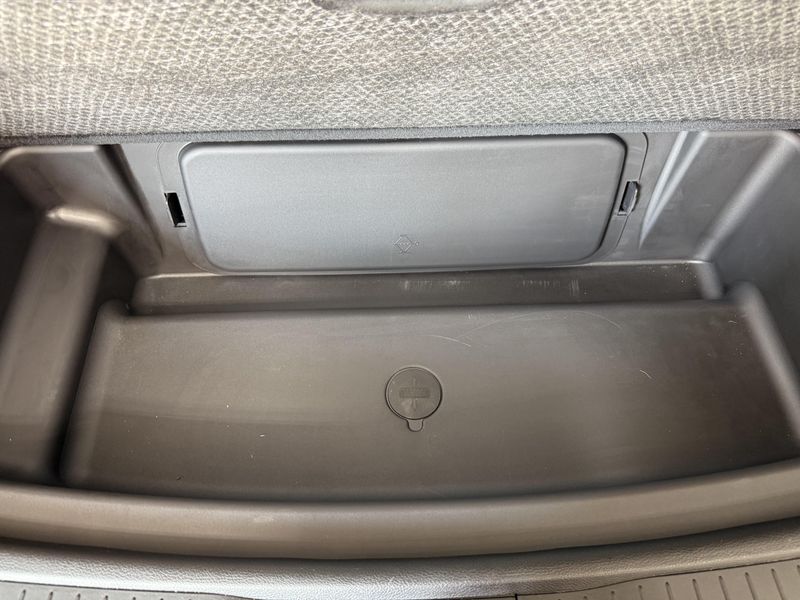 Used 2025 Jeep Grand Cherokee L LaredoImage 7