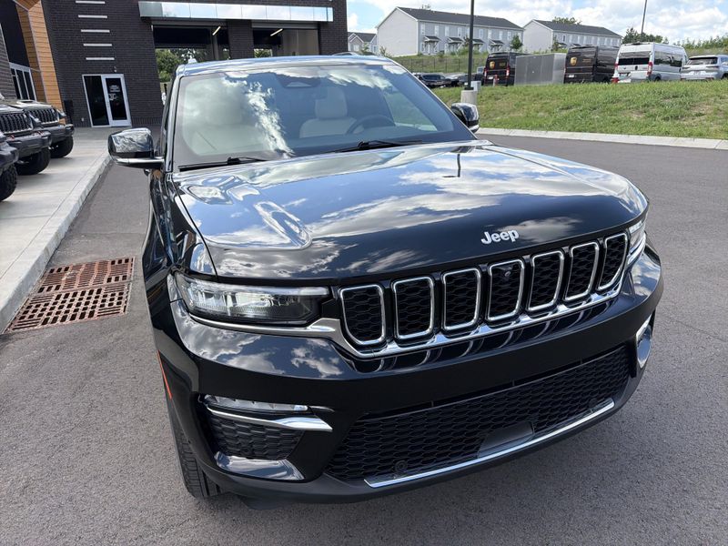 Used 2024 Jeep Grand Cherokee LimitedImage 5