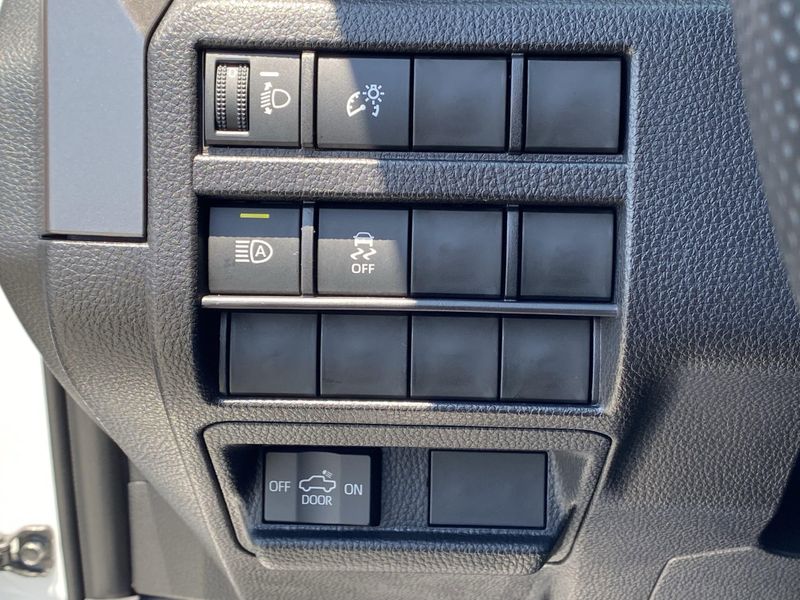 Used 2025 Toyota Tacoma SR5Image 23