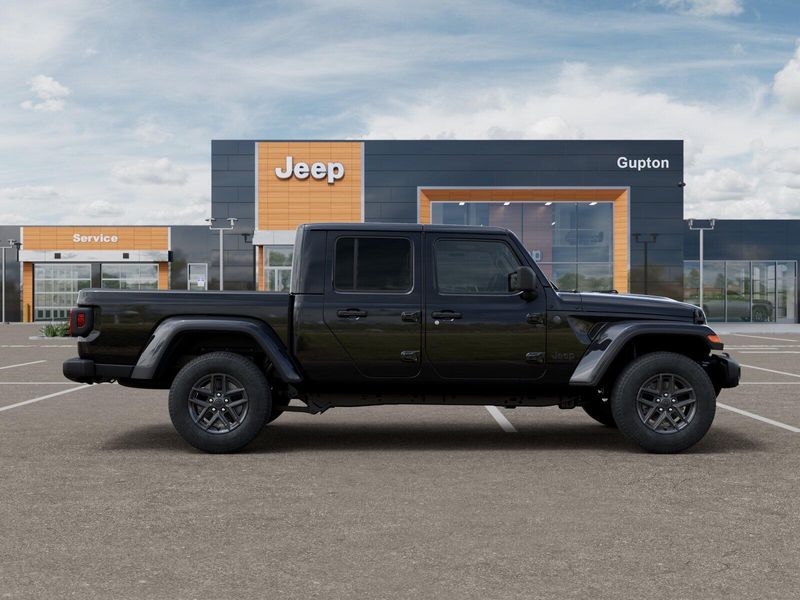 New 2026 Jeep Gladiator Sport S 4x4Image 45