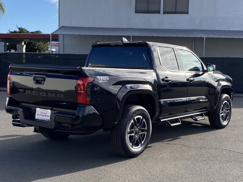 2025 Toyota Tacoma TRD SportImage 3