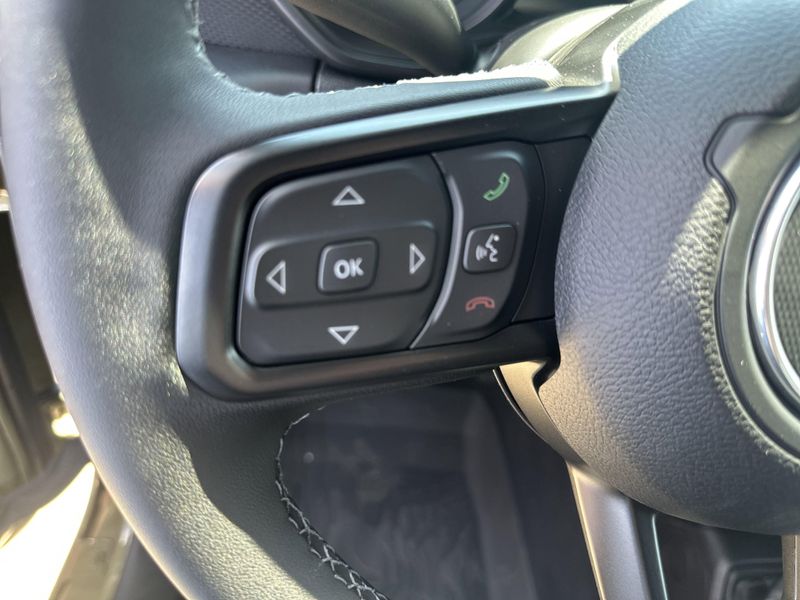 New 2025 Jeep Wrangler 4-door Rubicon XImage 23