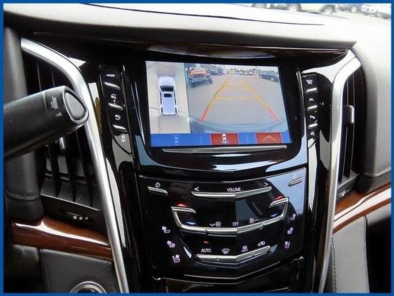2020 Cadillac Escalade Premium LuxuryImage 21