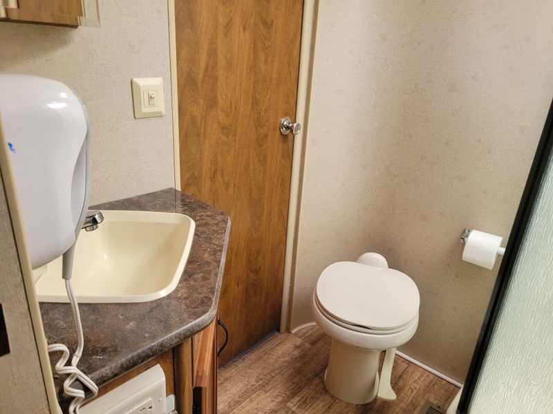 Used 2012 OUTDOORS RV TIMBER RIDGE 280RKS Image 19