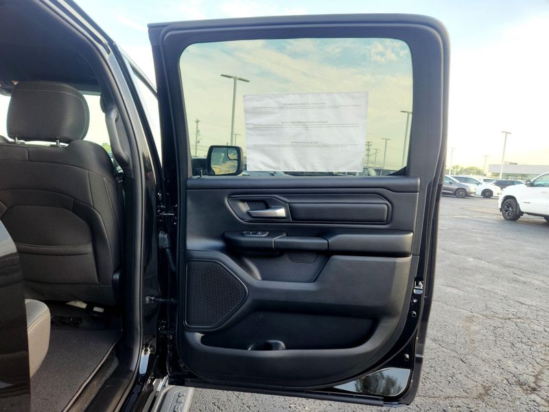 New 2026 RAM 1500 Express Crew Cab 4x4 5'7' Box