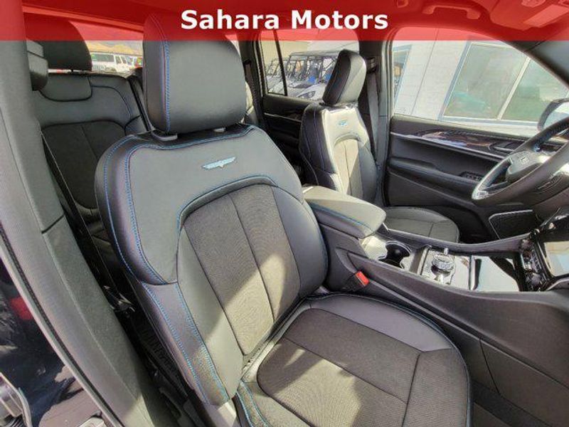 2024 Jeep Cherokee Trailhawk 4xe photo 8
