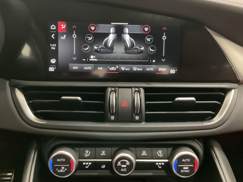 New 2026 Alfa Romeo Giulia AwdImage 15