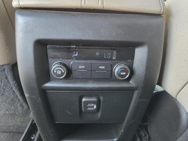 Used 2023 Chevrolet Traverse FWD 4dr LS w/1LS