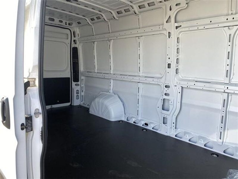 2024 RAM ProMaster 3500 High RoofImage 11