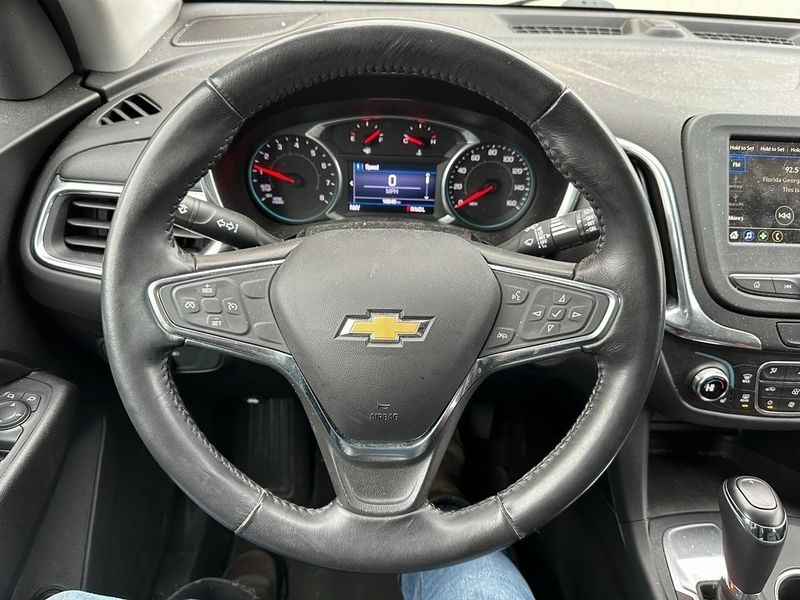 2019 Chevrolet Equinox LTImage 2